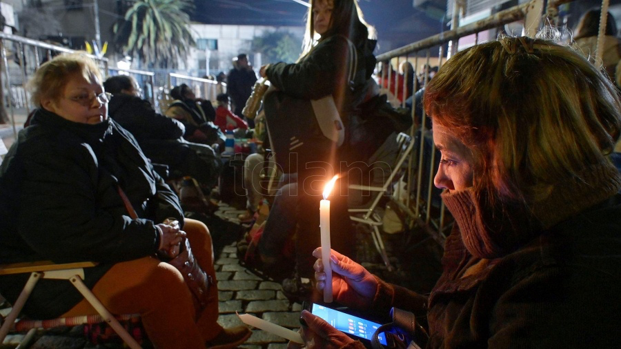 5671912B-E0FA-454F-B39A-79FE33EA7CF9