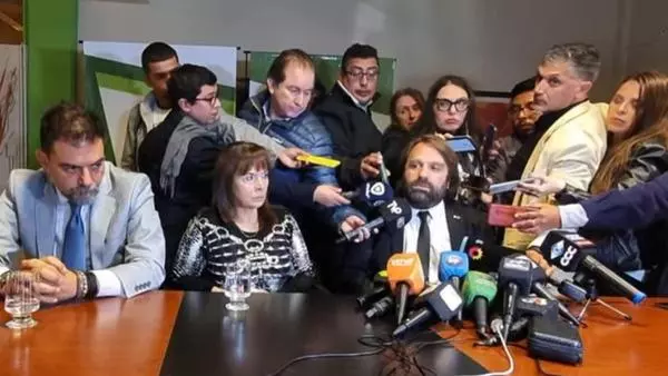 C56C806C-38D3-4CA1-8555-F183C5006C8B