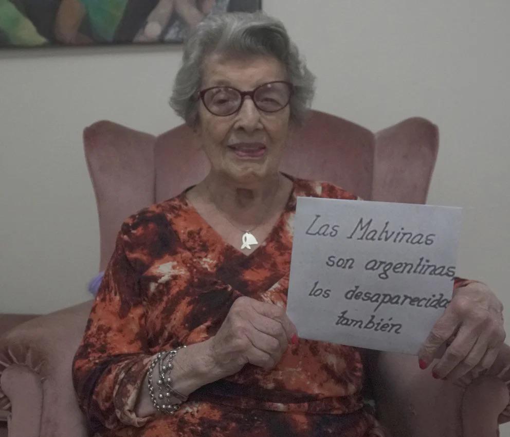 D1979CE5-CDEA-4488-A684-9F7DA71C5C45