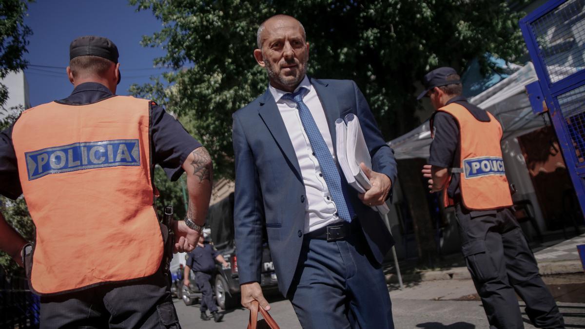 0505B90C-50C2-4787-91F4-676FADCA10D9